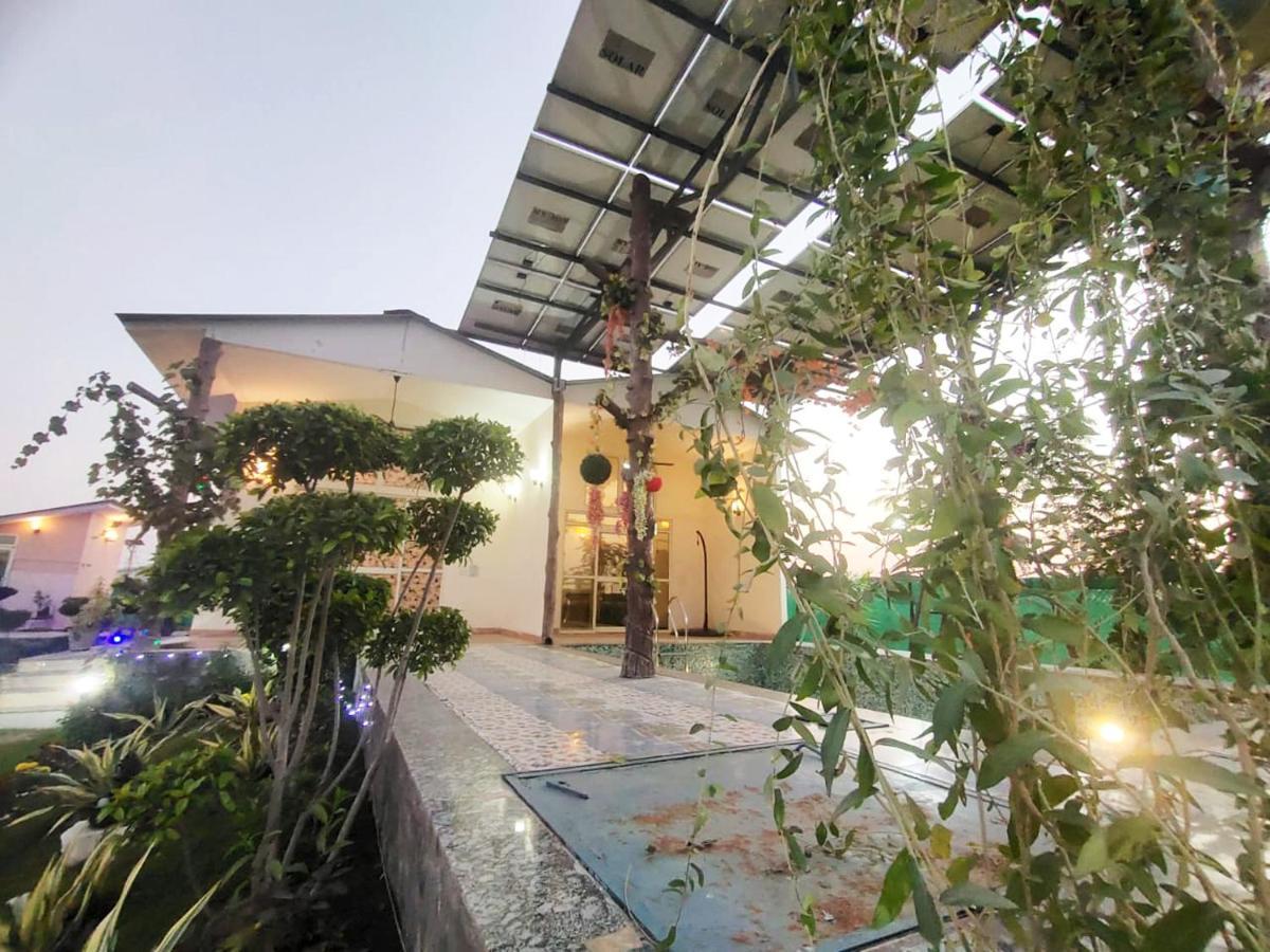 Shaw Estate-Farm House For A Small Parties-Jp Farm Greater Noida Bagian luar foto