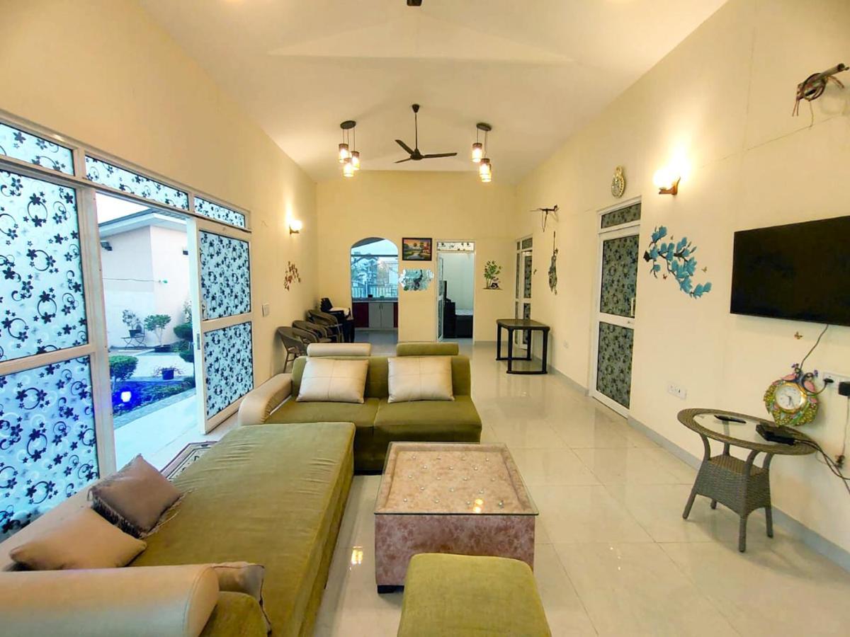 Shaw Estate-Farm House For A Small Parties-Jp Farm Greater Noida Bagian luar foto