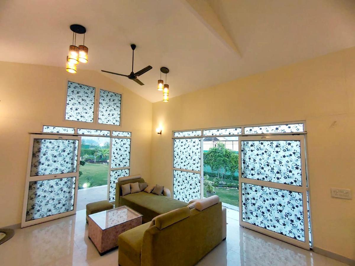 Shaw Estate-Farm House For A Small Parties-Jp Farm Greater Noida Bagian luar foto