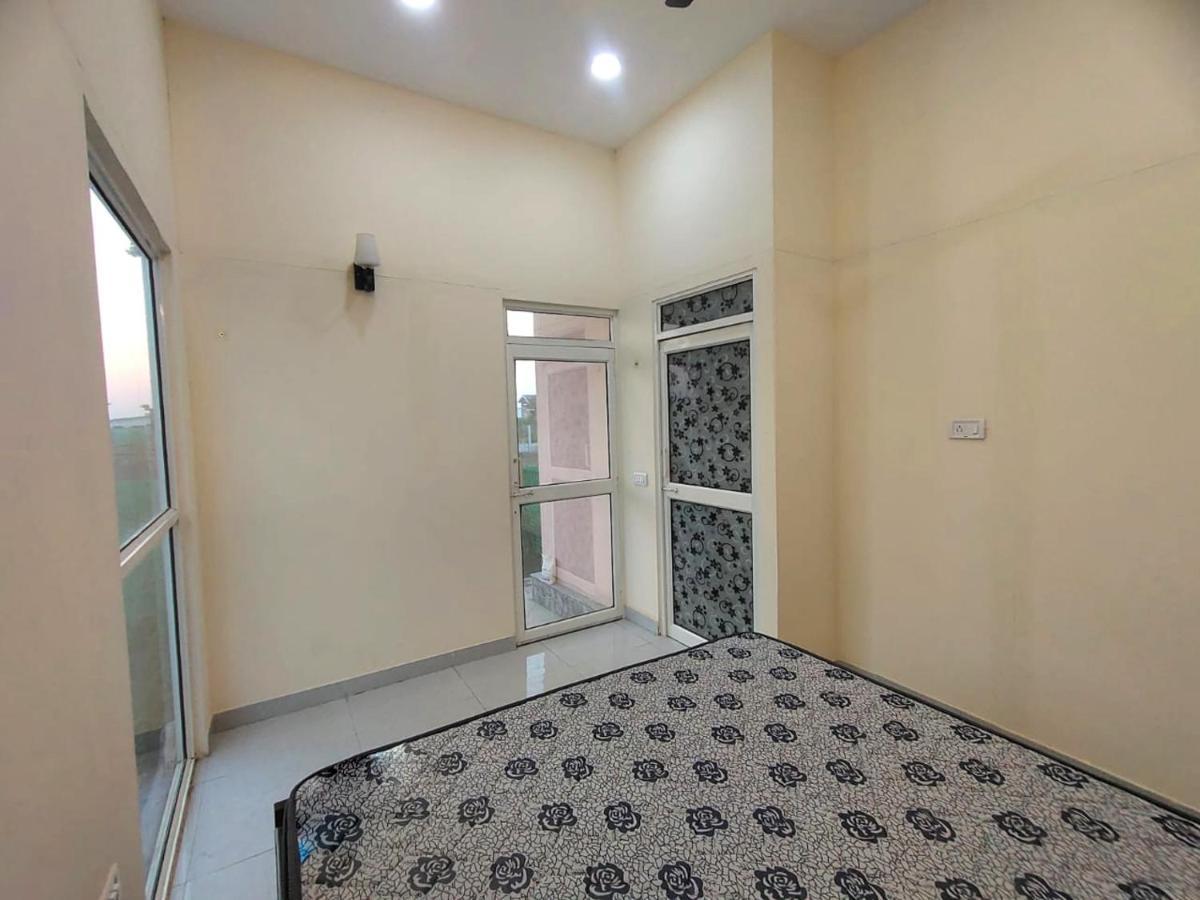 Shaw Estate-Farm House For A Small Parties-Jp Farm Greater Noida Bagian luar foto