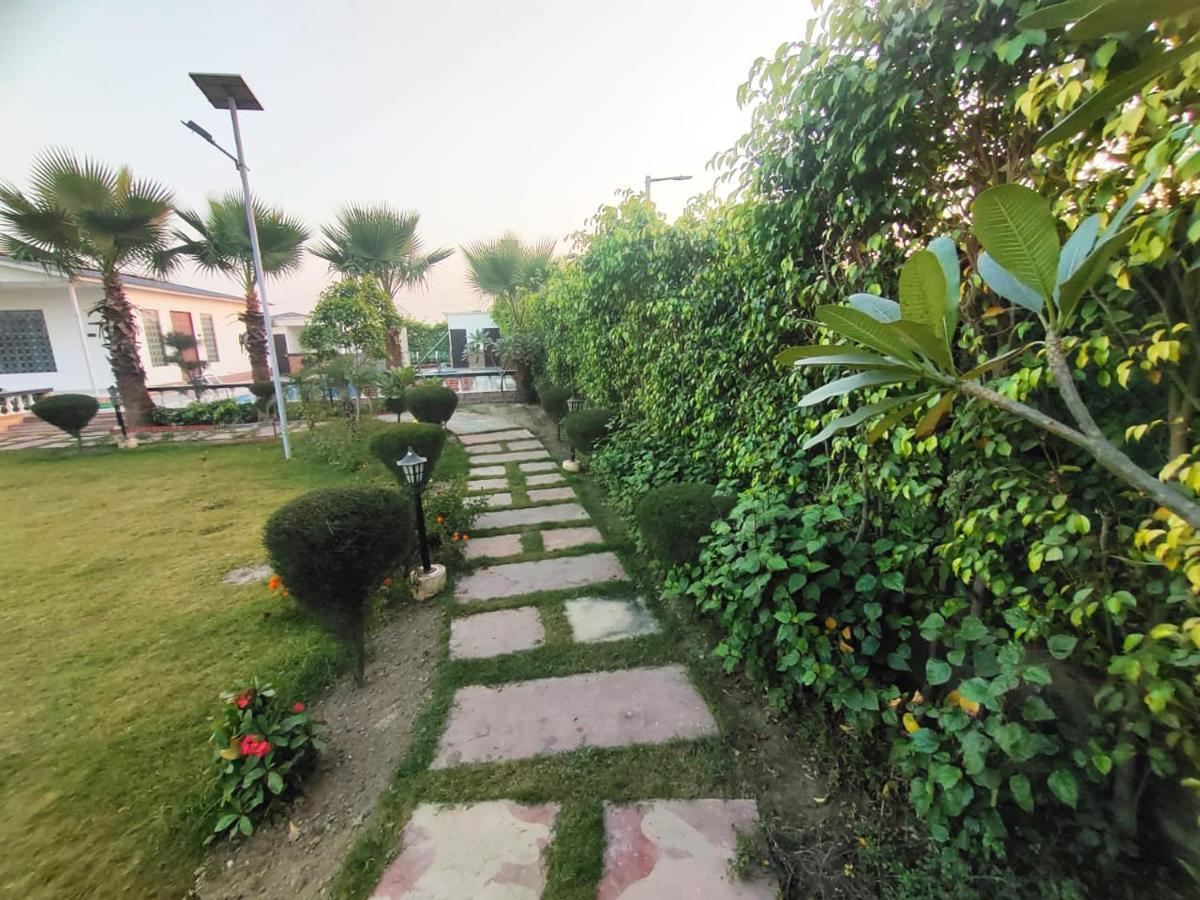 Shaw Estate-Farm House For A Small Parties-Jp Farm Greater Noida Bagian luar foto